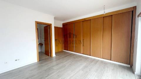 Moradia T5 Venda em Laranjeiro e Feijó,Almada