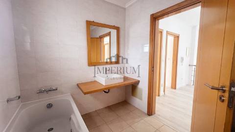 Moradia T5 Venda em Laranjeiro e Feijó,Almada