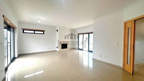 Moradia T5 Venda em Laranjeiro e Feijó,Almada