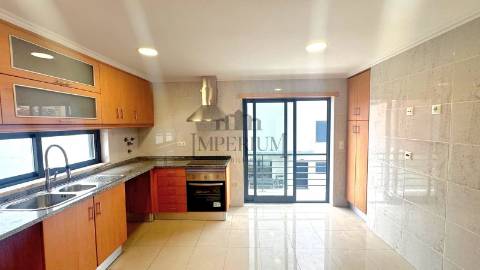 Moradia T5 Venda em Laranjeiro e Feijó,Almada