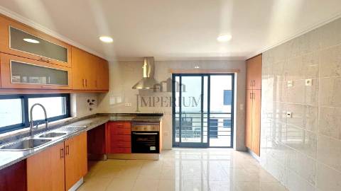 Moradia T5 Venda em Laranjeiro e Feijó,Almada