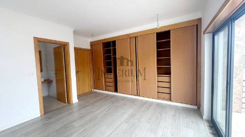 Moradia T5 Venda em Laranjeiro e Feijó,Almada