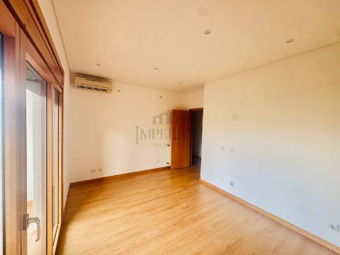 Apartamento T3 Venda em Odivelas,Odivelas