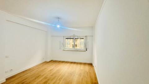 Apartamento T3 Venda em São Domingos de Benfica,Lisboa