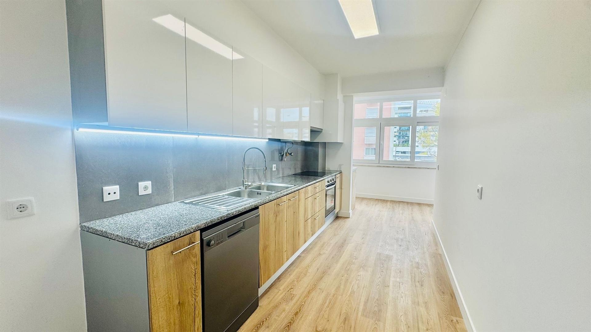 Apartamento T3 Venda em São Domingos de Benfica,Lisboa