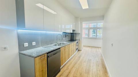 Apartamento T3 Venda em São Domingos de Benfica,Lisboa