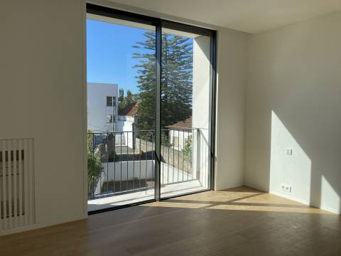 Apartamento T3 Duplex com piscina no terraço.