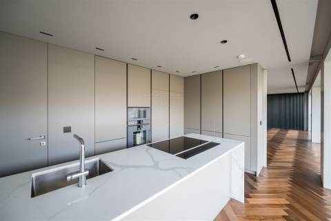 Apartamento de luxo c/ 4 suites, acabamentos premium, Junto à Avenida da Boavista