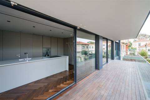 Apartamento de luxo c/ 4 suites, acabamentos premium, Junto à Avenida da Boavista