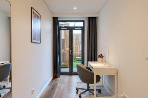 Apt. T1+1 c/ Jardim  a 190 mt  Est. do Metro S. Bento - Centro Histórico Porto