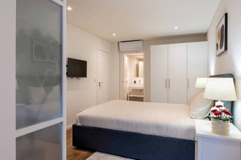 Apt. T1+1 c/ Jardim  a 190 mt  Est. do Metro S. Bento - Centro Histórico Porto