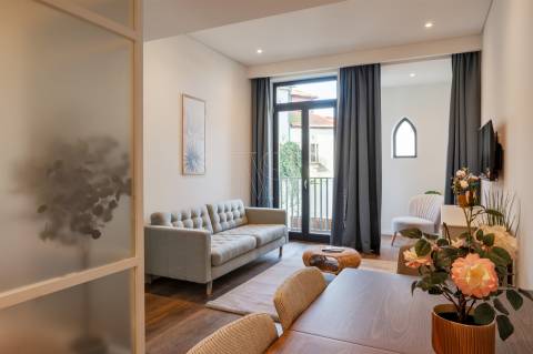 Apt. T1 c/ Varanda  a 190 mt  Est. do Metro S. Bento - Centro Histórico Porto