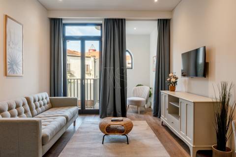 Apt. T1 c/ Varanda  a 190 mt  Est. do Metro S. Bento - Centro Histórico Porto