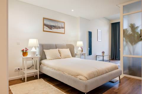 Apt. T1 c/ Varanda  a 190 mt  Est. do Metro S. Bento - Centro Histórico Porto