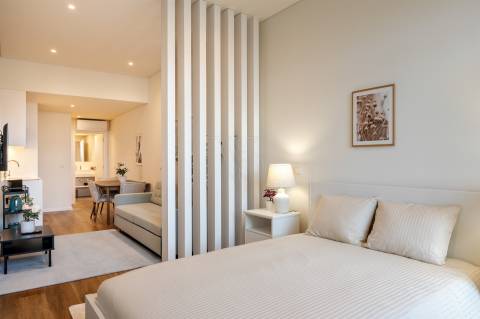 Apt. T2 c/ Varanda  a 190 mt  Est. do Metro S. Bento - Centro Histórico Porto