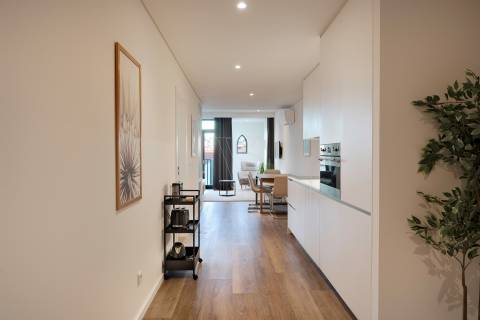 Apt. T1+1 c/ varanda a 190 mt  Est. do Metro S. Bento - Centro Histórico Porto