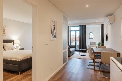 Apt. T1+1 c/ varanda a 190 mt  Est. do Metro S. Bento - Centro Histórico Porto