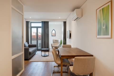 Apt. T1+1 c/ varanda a 190 mt  Est. do Metro S. Bento - Centro Histórico Porto