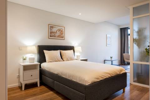 Apt. T1+1 c/ varanda a 190 mt  Est. do Metro S. Bento - Centro Histórico Porto