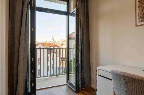 Apt. T1+1 c/ varanda a 190 mt  Est. do Metro S. Bento - Centro Histórico Porto