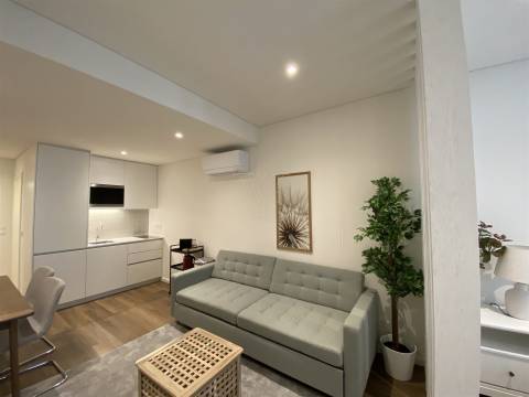 Apt. T1+1 c/ Varanda a 190 mt  Est. do Metro S. Bento - Centro Histórico Porto