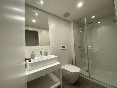 Apt. T1+1 c/ Varanda a 190 mt  Est. do Metro S. Bento - Centro Histórico Porto