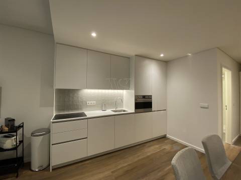 Apt. T1+1 c/ Varanda a 190 mt  Est. do Metro S. Bento - Centro Histórico Porto