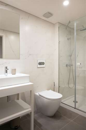 Apt. T2 c/ Varanda a 190 mt  Est. do Metro S. Bento - Centro Histórico Porto