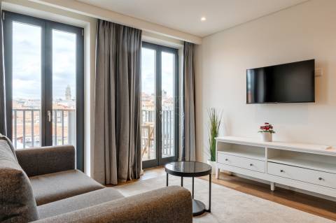 Apt. T1+1 c/ varanda a 190 mt  Est.do Metro S. Bento - Centro Histórico Porto