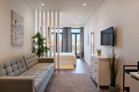 Apt. T2 c/ Varanda a 190 mt  Est.do Metro S. Bento - Centro Histórico Porto