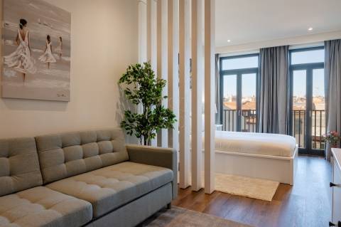 Apt. T2 c/ Varanda a 190 mt  Est.do Metro S. Bento - Centro Histórico Porto