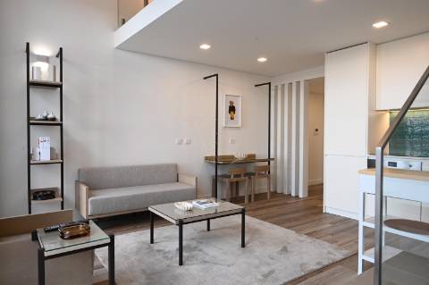 Apartamento T1 - Junto à Ponte D. Luís I - A 350mt da Estação de  Metro "Jardim do Morro".