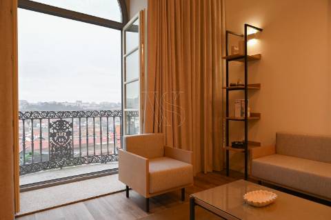 Apartamento T1 - Junto à Ponte D. Luís I - A 350mt da Estação de  Metro "Jardim do Morro".