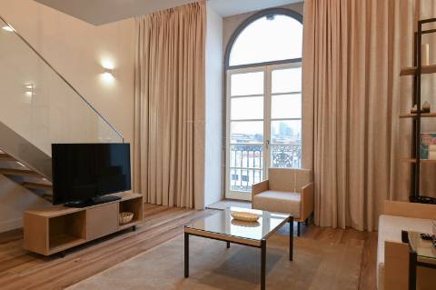 Loft  - Junto à Ponte D. Luís I - 350mt da Estação de  Metro "Jardim do Morro"