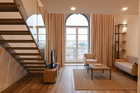 Loft  - Junto à Ponte D. Luís I - 350mt da Estação de  Metro "Jardim do Morro"