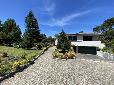 Moradia Clássica/Luxo em Miramar - Arrendamento