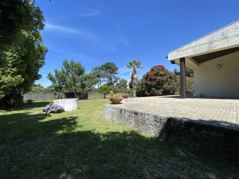 Moradia Clássica/Luxo em Miramar - Arrendamento