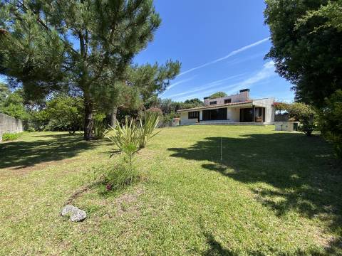 Moradia Clássica/Luxo em Miramar - Arrendamento