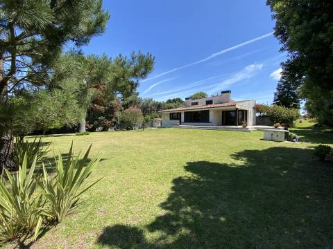 Moradia Clássica/Luxo em Miramar - Arrendamento