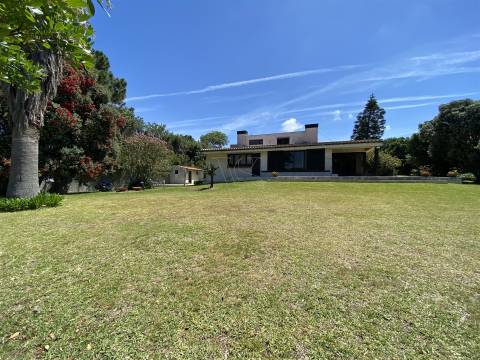 Moradia Clássica/Luxo em Miramar - Arrendamento