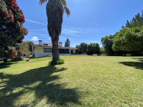 Moradia Clássica/Luxo em Miramar - Arrendamento