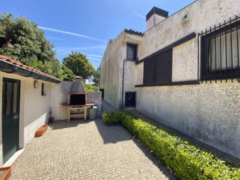 Moradia Clássica/Luxo em Miramar - Arrendamento