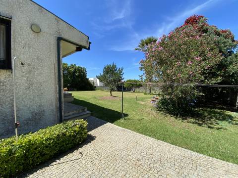 Moradia Clássica/Luxo em Miramar - Arrendamento