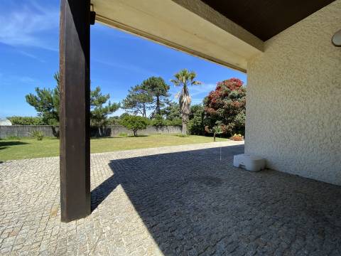 Moradia Clássica/Luxo em Miramar - Arrendamento