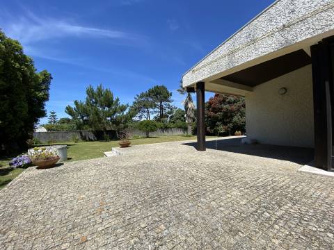 Moradia Clássica/Luxo em Miramar - Arrendamento