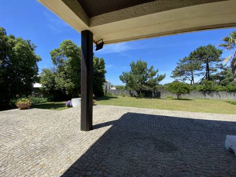 Moradia Clássica/Luxo em Miramar - Arrendamento