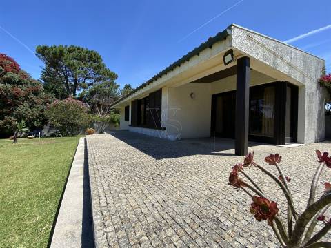 Moradia Clássica/Luxo em Miramar - Arrendamento