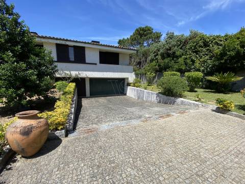 Moradia Clássica/Luxo em Miramar - Arrendamento