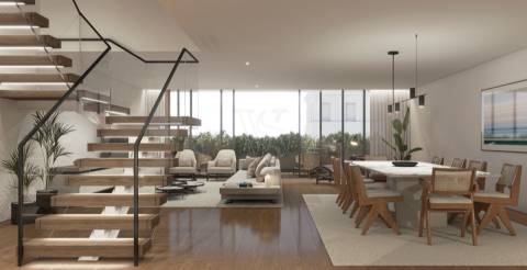 T4 Duplex c/Varanda, 3 Pátios e Box 2 carros - Foz do Douro