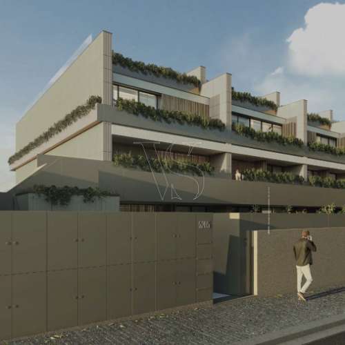 T4 Duplex c/Varanda, 3 Pátios e Box 2 carros - Foz do Douro